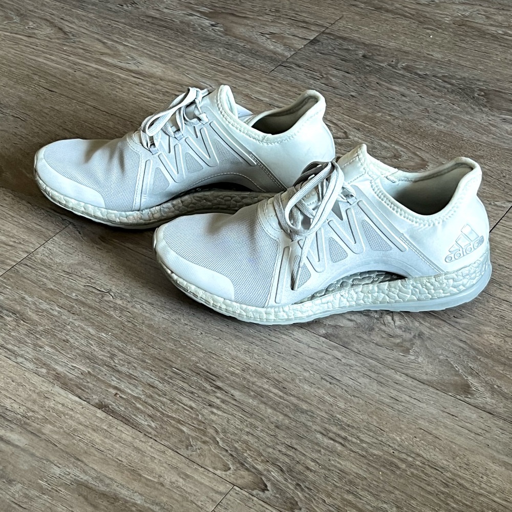 Adidas ultra boost women’s sneakers. Silver/Grey size 8 slip ons.